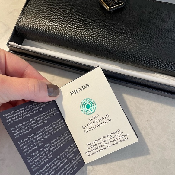 Authenticated Large Prada Wallet - Picture 2 of 12